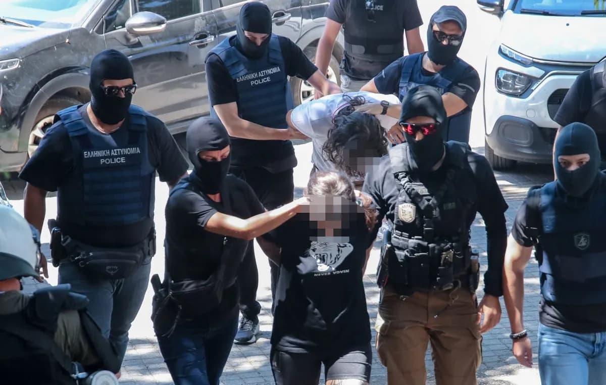 Η εμπρηστική επίθεση στη Θεσσαλονίκη: Νέα στοιχεία για το κινητό