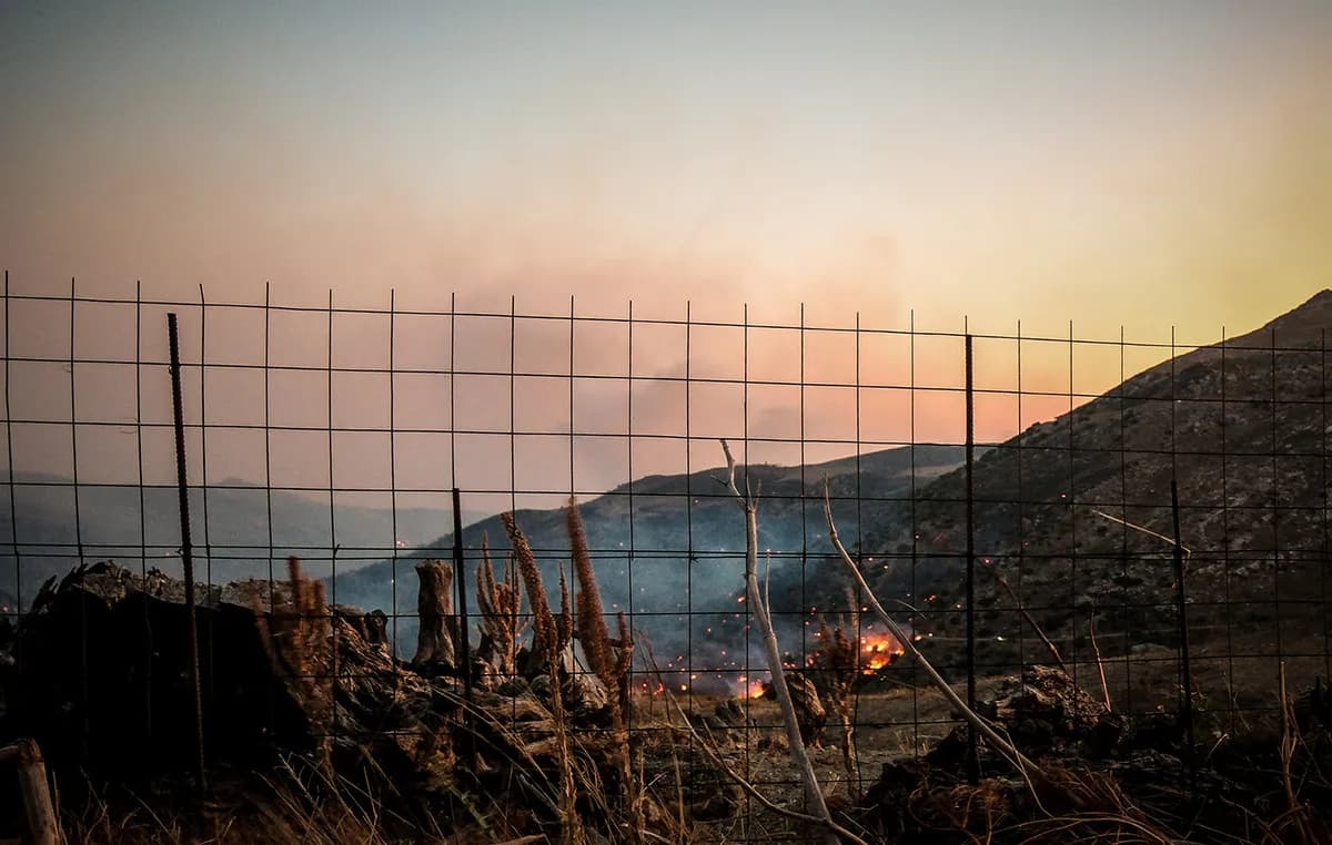 Η μεγάλη φωτιά στο Ρέθυμνο σκότωσε δύο πυροσβέστες