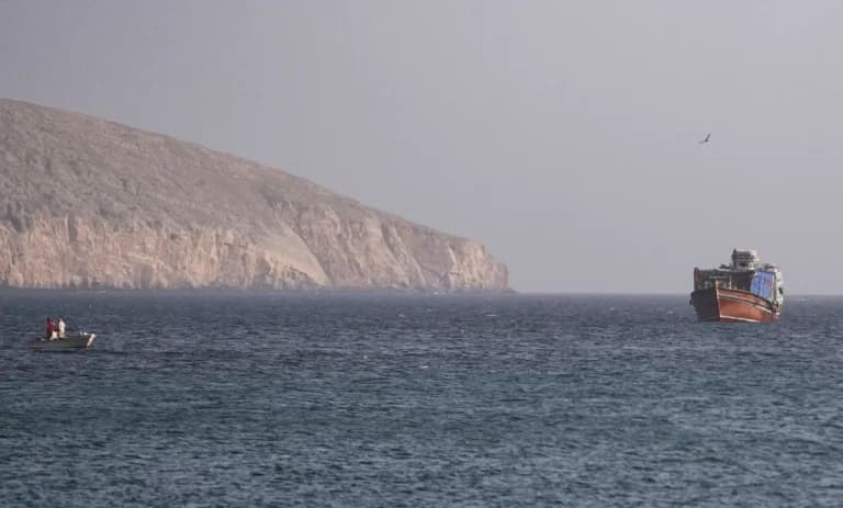 Το Ιράν ανέκοψε τέσσερα πλοία στα Στενά του Ορμούζ