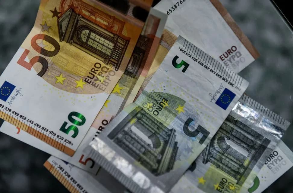 Πληρωμές e-ΕΦΚΑ και ΔΥΠΑ 69,8 εκατ. ευρώ σε δικαιούχους