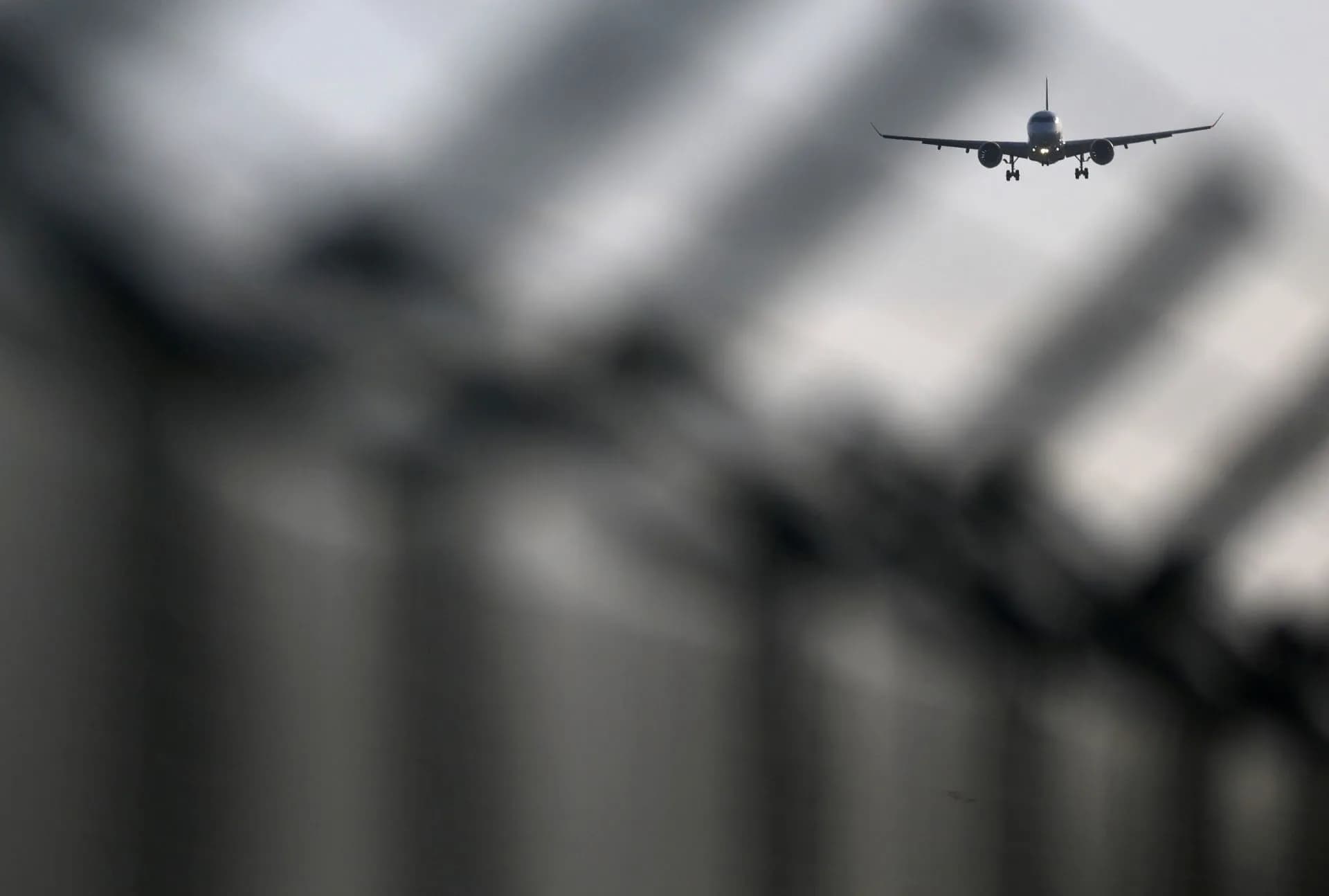 Οι δύο πιλότοι της Swiss τέθηκαν εκτός υπηρεσίας για αλκοόλ