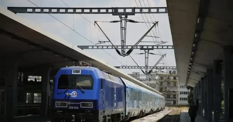 Φωτιά στα Άνω Λιόσια: Η Hellenic Train διέκοψε δρομολόγια