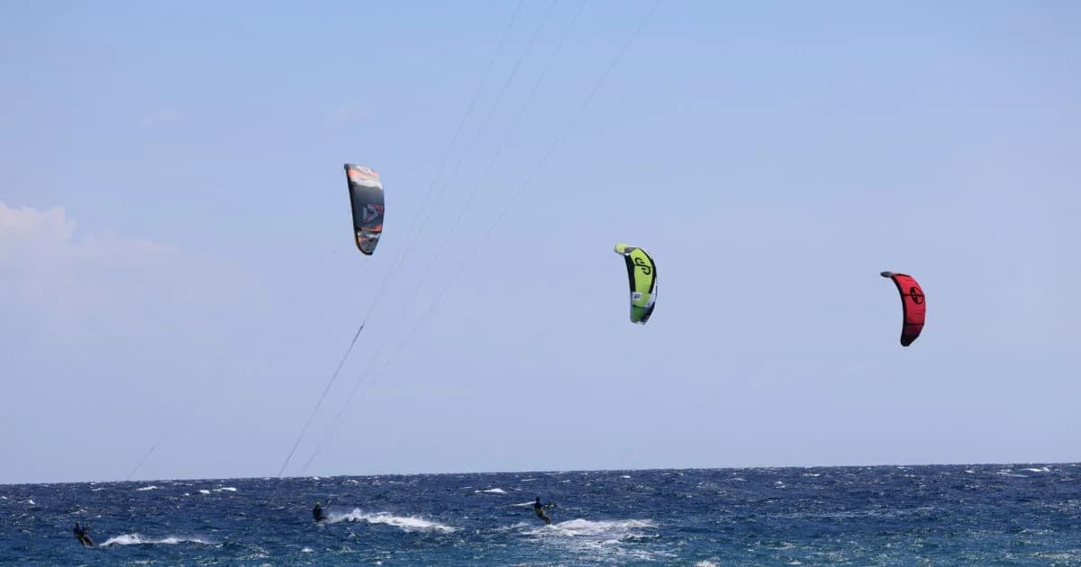 Σοβαρός τραυματισμός 40χρονου kitesurfer στην Αντίπαρο