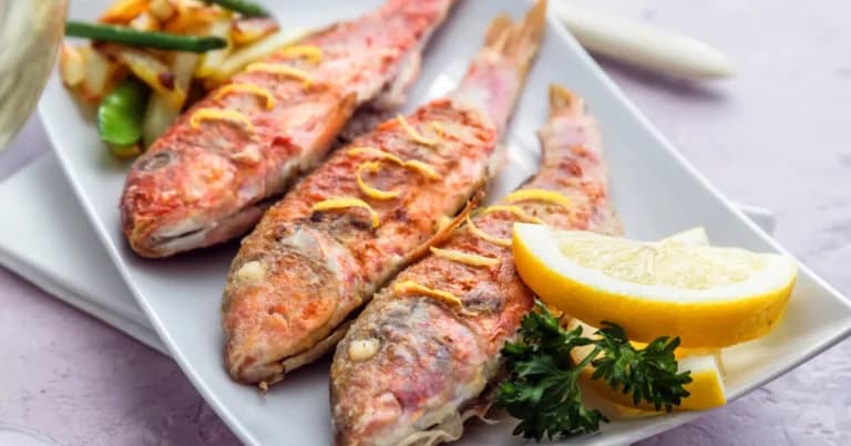 Η ιδανική συνταγή για μπαρμπούνια με σάλτσα κάπαρης