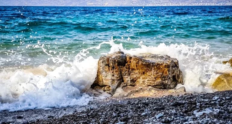 Ο καιρός σήμερα: Ζέστη έως 38 βαθμούς και άνεμοι 7 μποφόρ