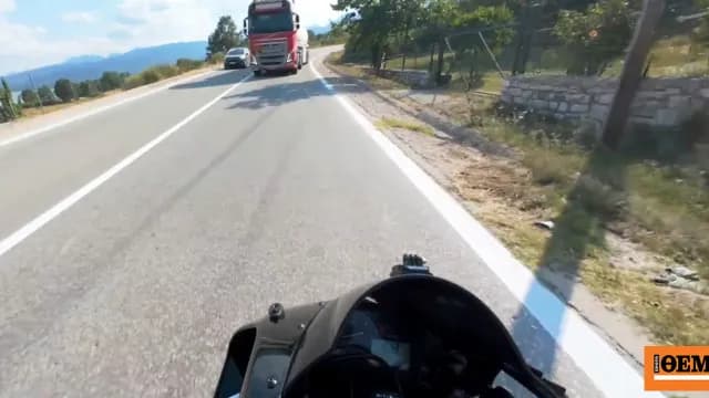 Η επικίνδυνη προσπέραση βυτιοφόρου παρά λίγο σκότωσε αναβάτη