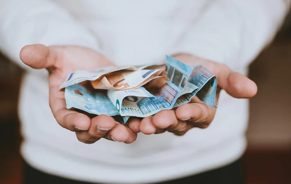Η ΑΑΔΕ ξεκινά ψηφιακό «σαφάρι» για κρυφά εισοδήματα