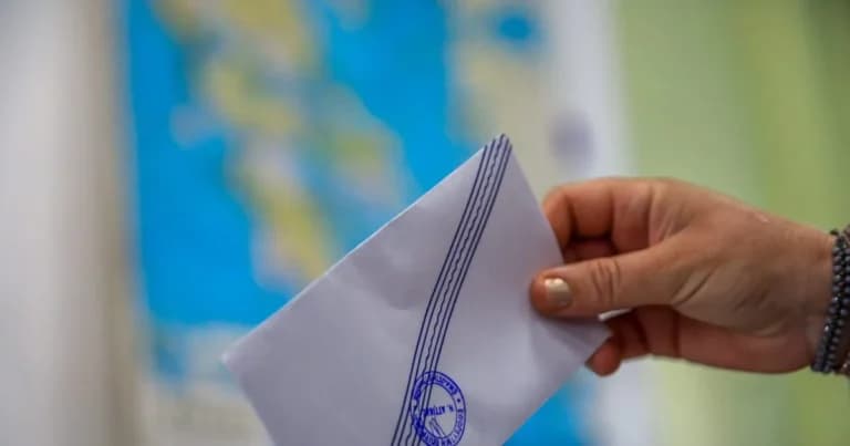 Η ΝΔ προηγείται με 26,5% στη δημοσκόπηση της Interview