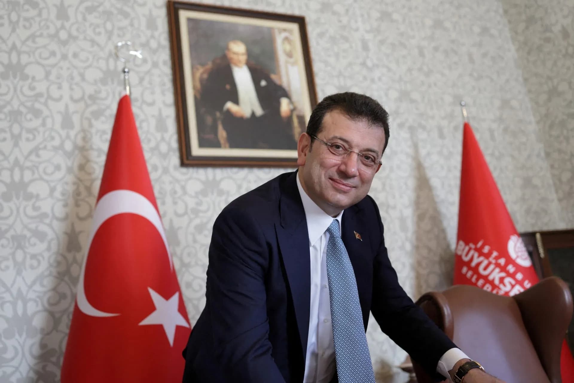 Ο Ιμάμογλου παραιτήθηκε από το CHP και πάει στο Νέο Κόμμα