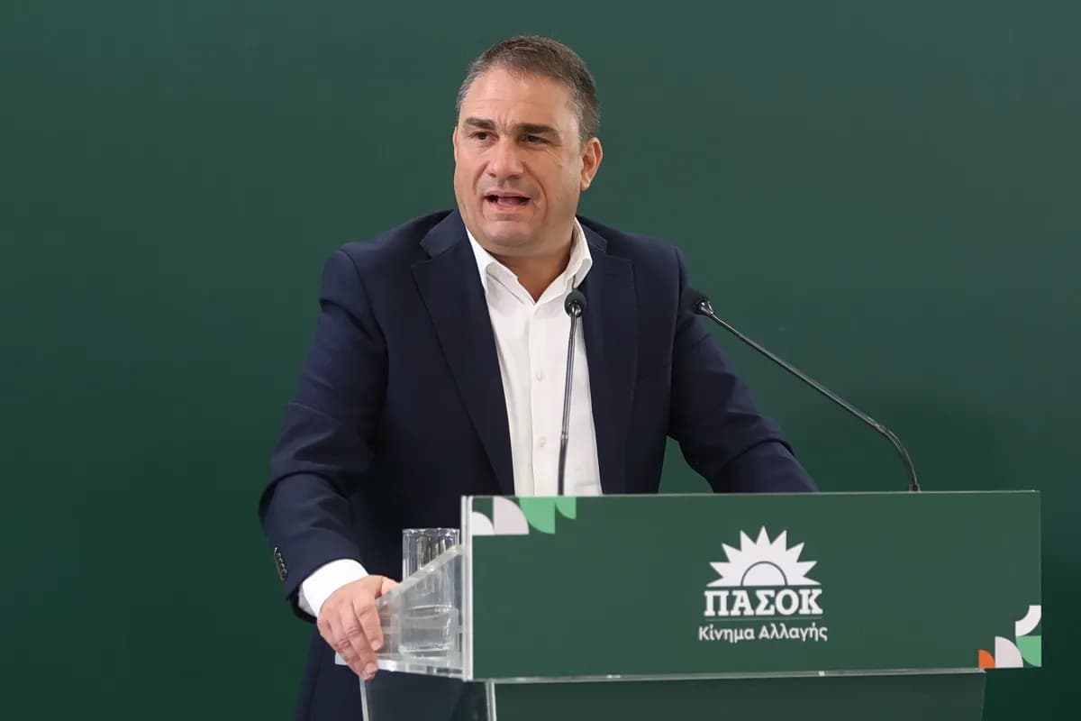 Ο Τσουκαλάς κατά Μητσοτάκη: Σκληρή απάντηση του ΠΑΣΟΚ