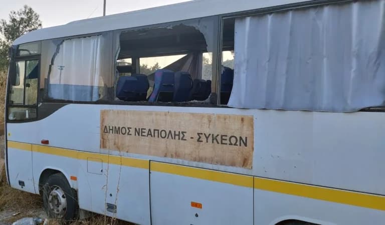 Νέος βανδαλισμός λεωφορείου στον Δήμο Νεάπολης-Συκεών