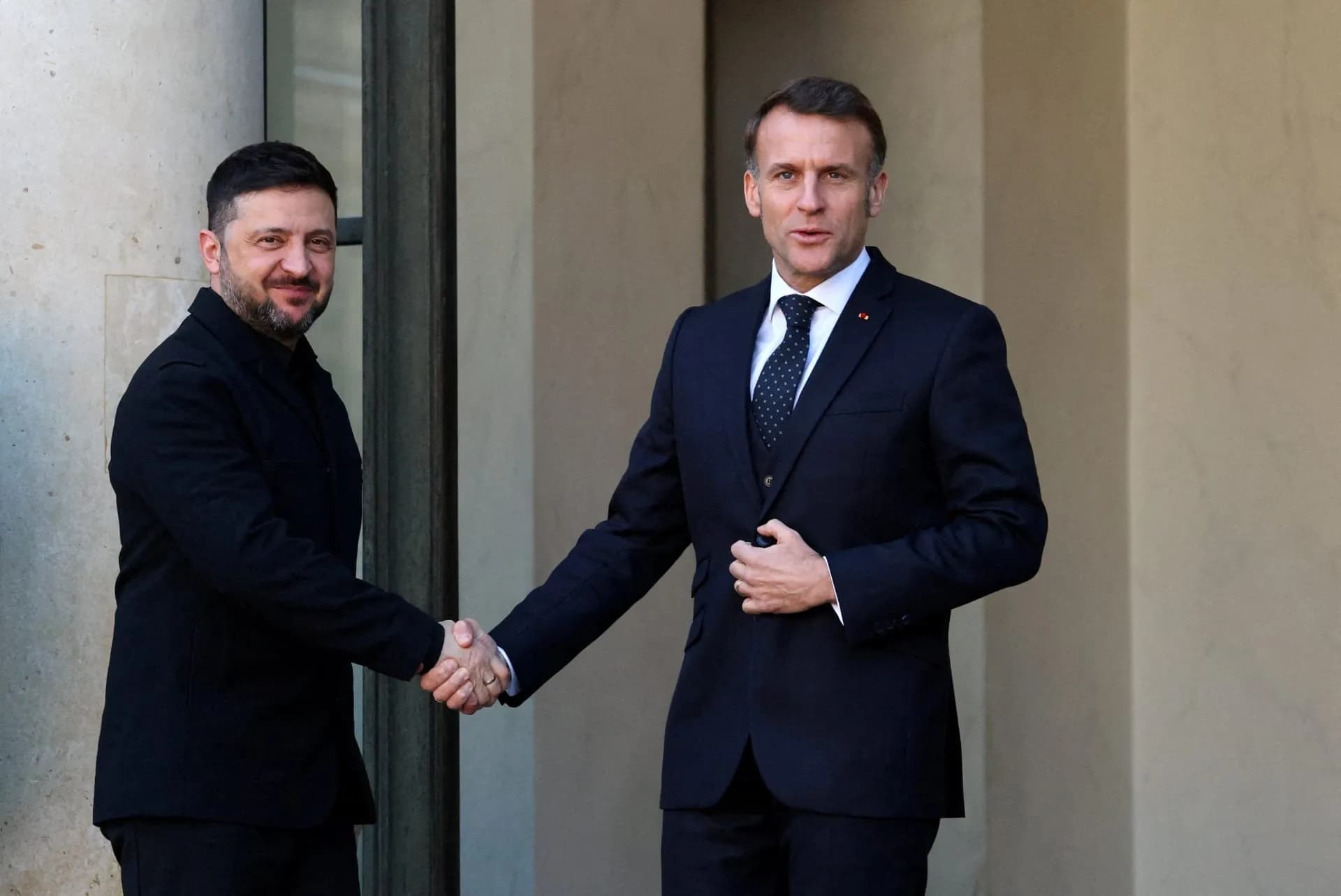 Ο Ζελένσκι και ο Μακρόν επιταχύνουν εξοπλισμό στην Ουκρανία