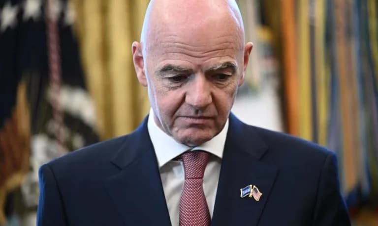 Ο Πλατινί ζητά την αποχώρηση του Ινφαντίνο από τη FIFA