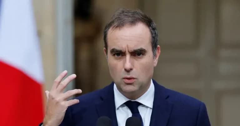 Ο Λεκορνί αποδοκιμάστηκε από πυρόπληκτους στη Γαλλία