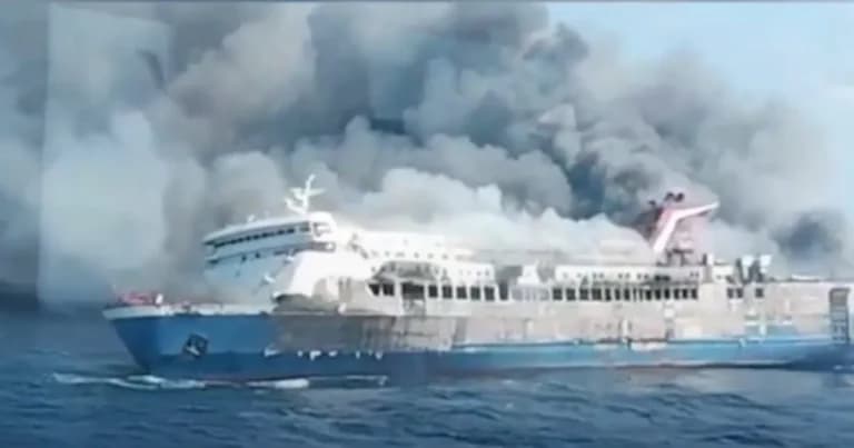 Βομβιστική επίθεση αυτοκτονίας στο Πακιστάν με 14 νεκρούς