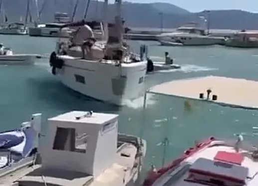 Λευκάδα: Το ιστιοφόρο που έπεσε πάνω σε σκάφη στον Κάλαμο