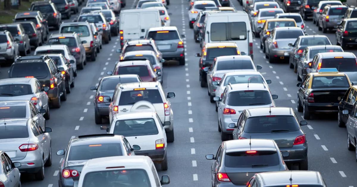 Το υπουργείο Μεταφορών φέρνει ψηφιακές πινακίδες κυκλοφορίας