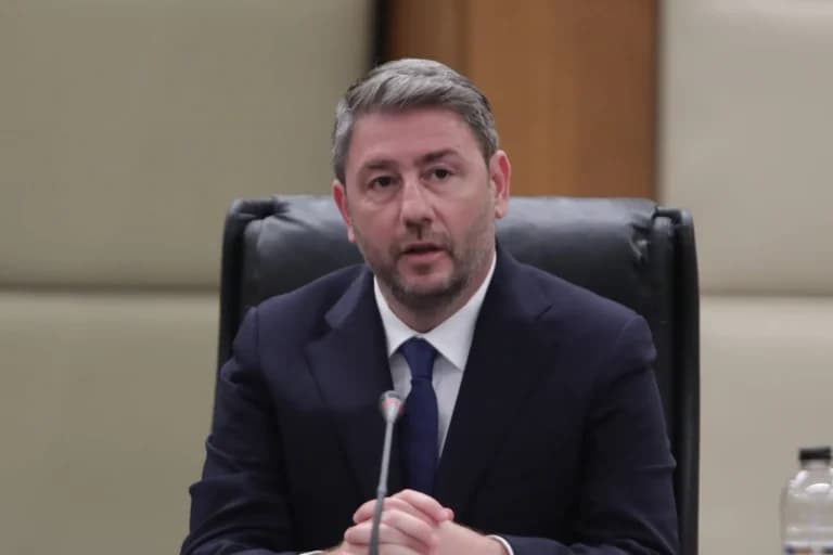 Τα μηνύματα Δεκαπενταύγουστου από τους πολιτικούς αρχηγούς