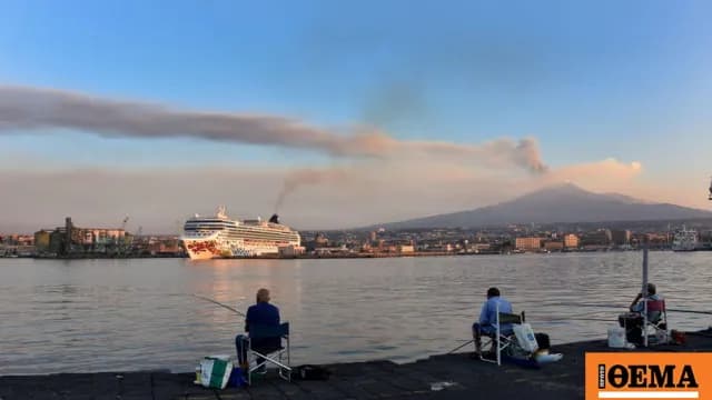 Παρατείνεται το κλείσιμο του αεροδρομίου της Κατάνια