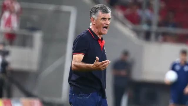 Ο Μεντιλίμπαρ μιλά για τη νίκη του Ολυμπιακού επί του Ατρομήτου