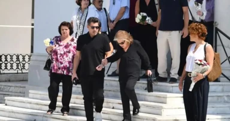 Ο Λάμπρος Κωνσταντάρας στο μνημόσυνο του πατέρα του