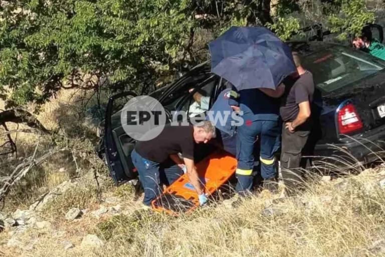 Το όχημα έπεσε σε γκρεμό σώθηκαν τρεις επιβαίνοντες