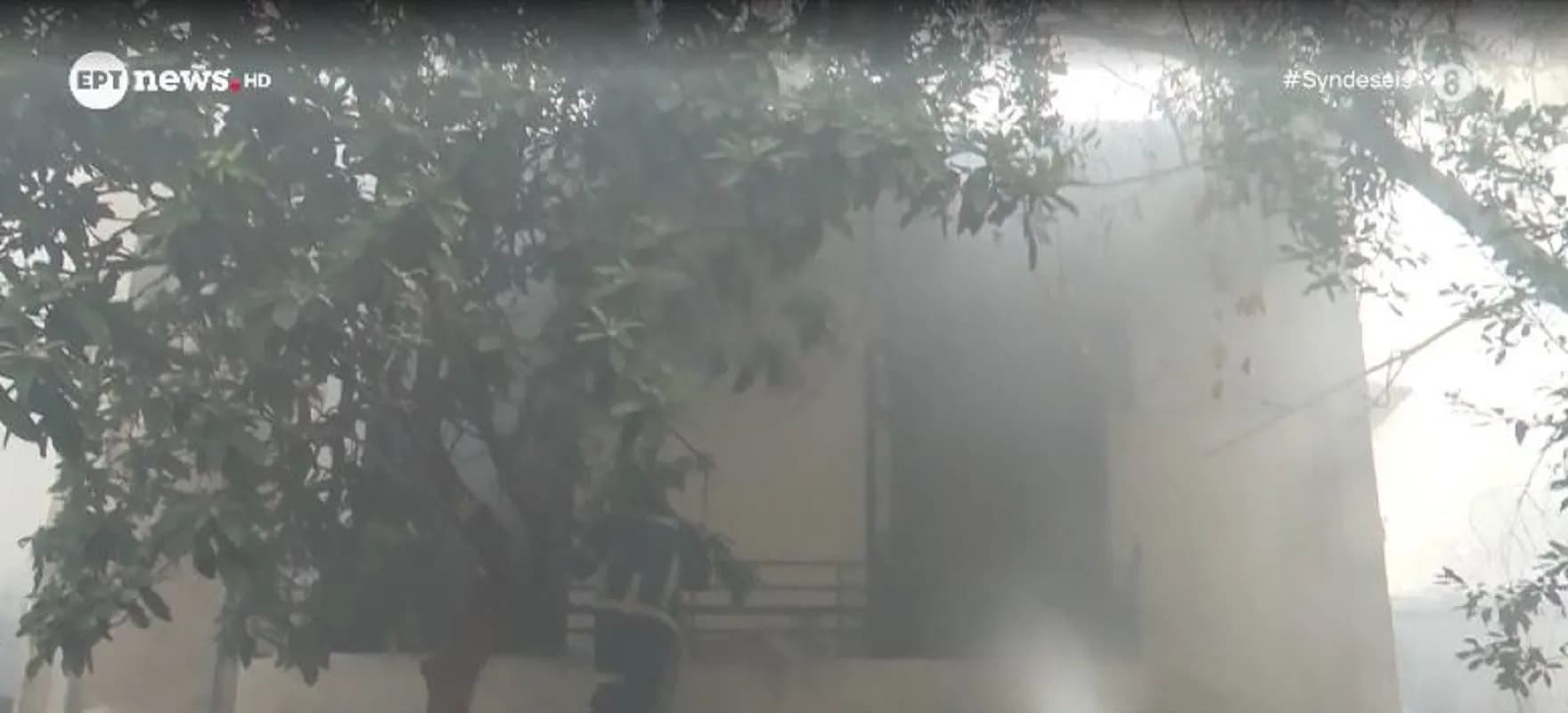 Φωτιά στη Θεσσαλονίκη: Κτίριο τυλίχθηκε στις φλόγες