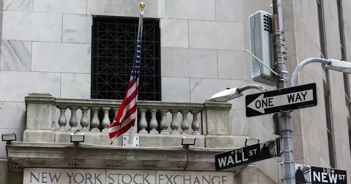 Ο υψηλός πληθωρισμός στις ΗΠΑ ρίχνει τη Wall Street