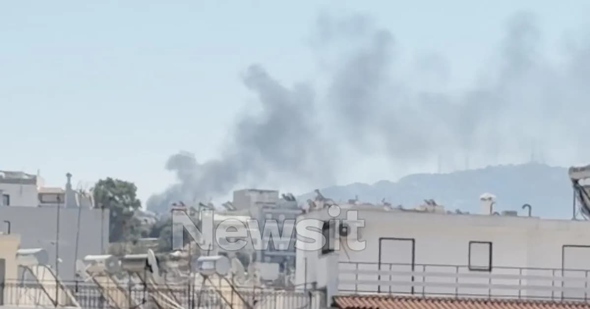 Φωτιά σε πάρκινγκ πολυκατοικίας στο Ψυχικό Αττικής