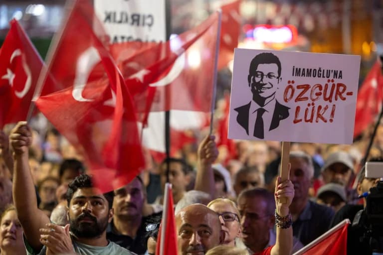 Η Τουρκία καταδικάζει πέντε δημάρχους της αντιπολίτευσης