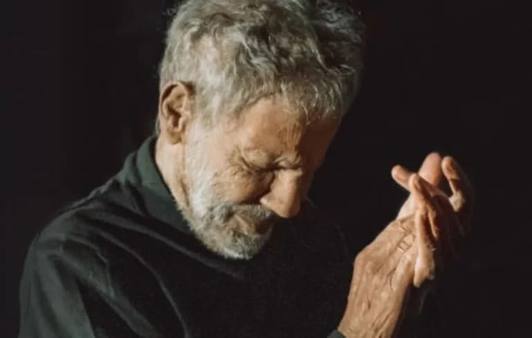 Ο Ξαρχάκος επιστρέφει στον Λυκαβηττό με «Ταξίδι στο Φως»