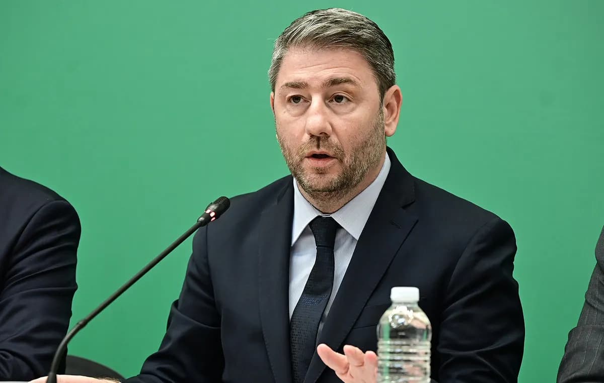 Ο Ανδρουλάκης παρουσιάζει σχέδιο ΠΑΣΟΚ για το ιδιωτικό χρέος