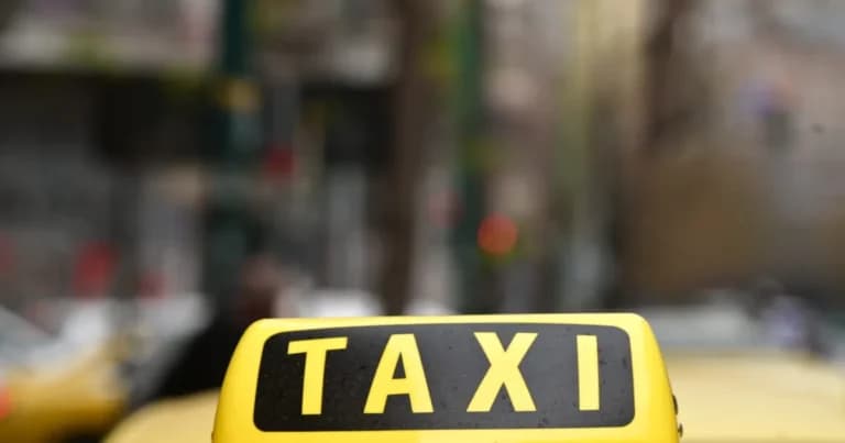 Συνελήφθη ο οδηγός ταξί που λήστεψε τουρίστες στην Αθήνα