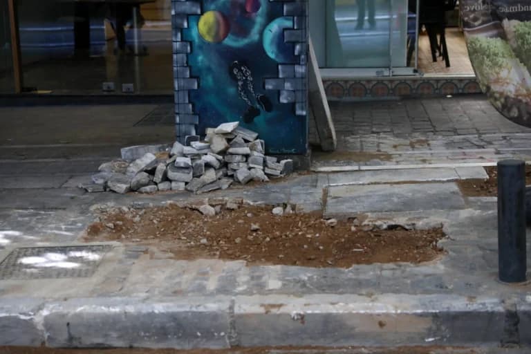 Ο Δήμος Καλλιθέας καταγγέλλει επτά βλάβες ύδρευσης