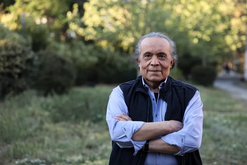 Πέθανε ο Λάκης Χαλκιάς Έφυγε σε ηλικία 82 ετών ο τραγουδιστής