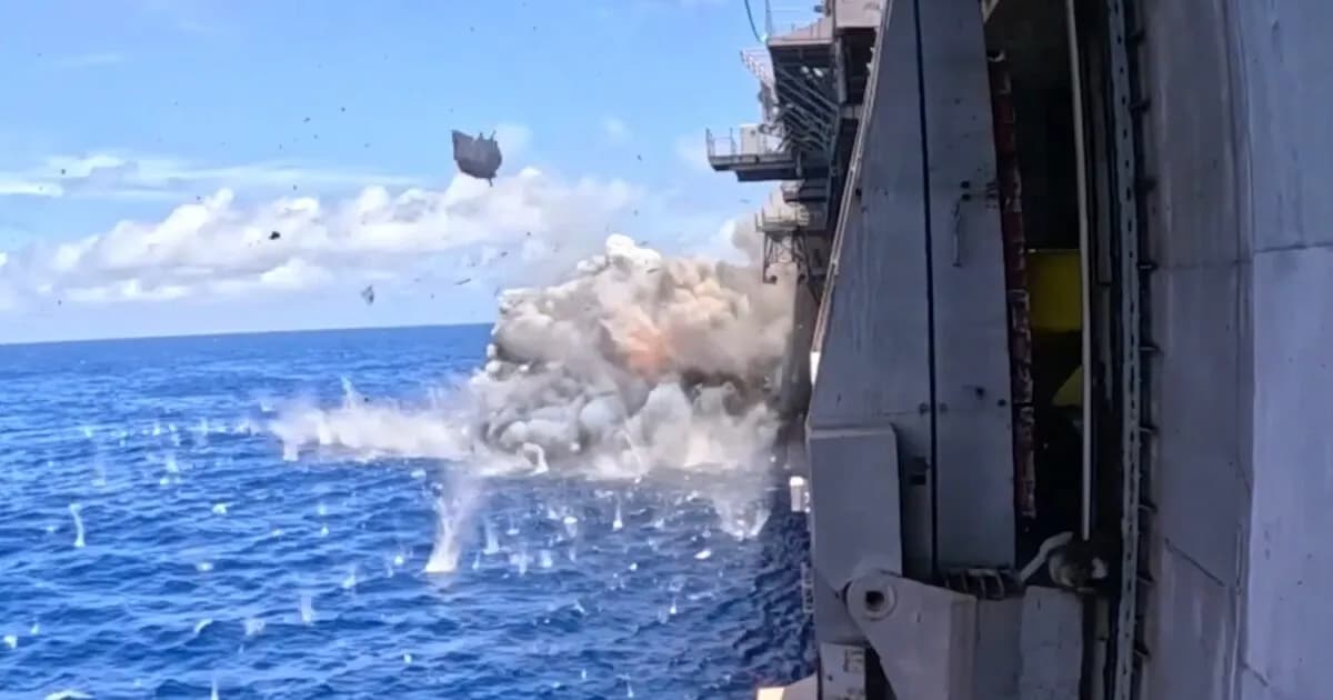 Το USS Peleliu βυθίστηκε στη Χαβάη σε άσκηση RIMPAC 2026