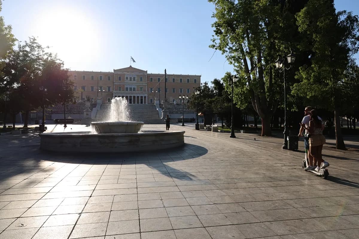 Η Αθήνα γίνεται «πόλη φάντασμα» τον Δεκαπενταύγουστο