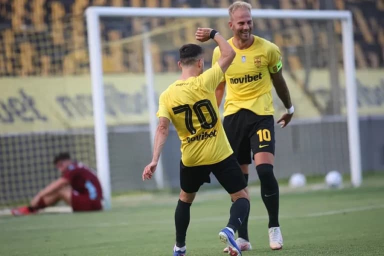 Ο Άρης συνέτριψε 5-1 τον Πανθρακικό με δύο γκολ Ράτσιτς