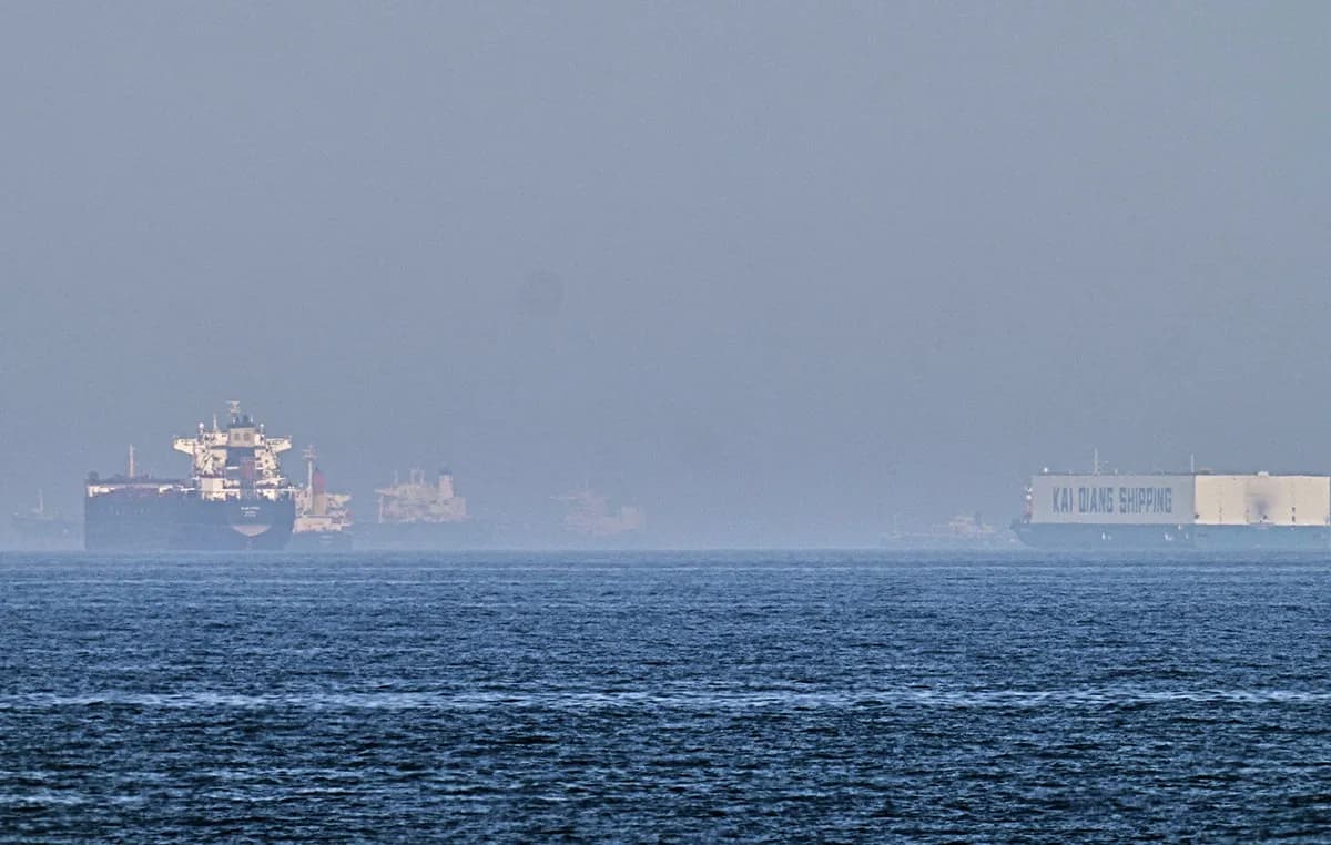 Το Ιράν κρατά κλειστά τα Στενά του Ορμούζ μέχρι νέων όρων