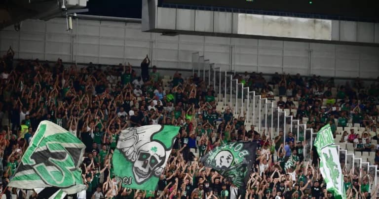 Τρίτη νύχτα βίαιων επεισοδίων στο Θέτφορντ της Βρετανίας