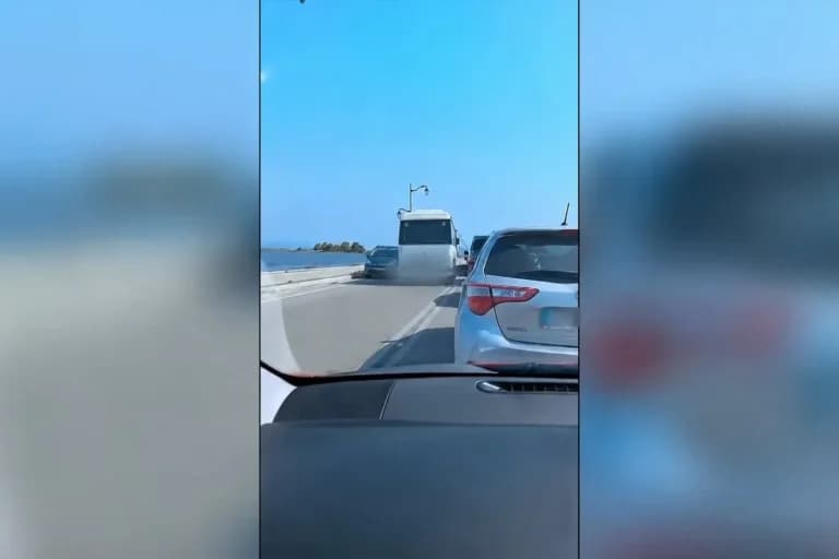 Το λεωφορείο έκανε επικίνδυνη προσπέραση στη γέφυρα της Λευκάδας