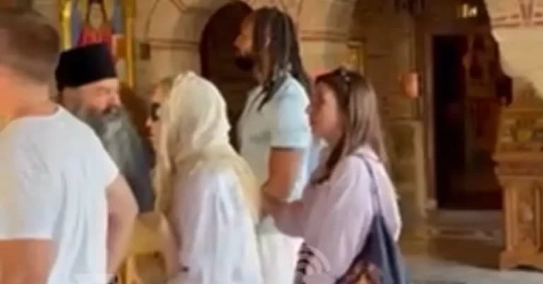 Η Madonna στα Μετέωρα: Ιδιωτική επίσκεψη στη Μονή Βαρλαάμ