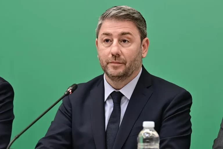 Ο Ανδρουλάκης παρουσιάζει 11 προτάσεις για ιδιωτικό χρέος