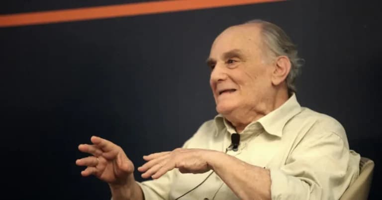 Πέθανε ο φιλόσοφος Στέλιος Ράμφος σε ηλικία 87 ετών