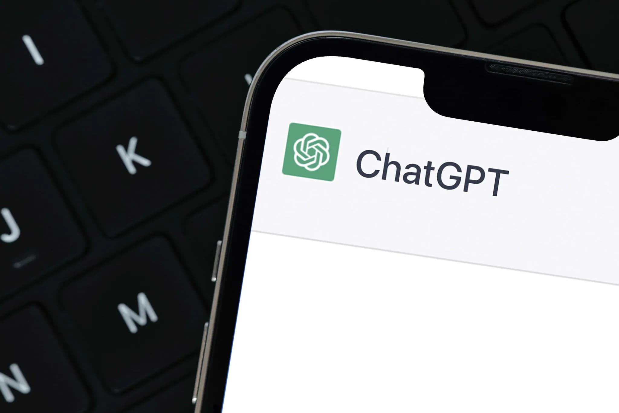 Η OpenAI λανσάρει το ChatGPT for Teens για τους εφήβους