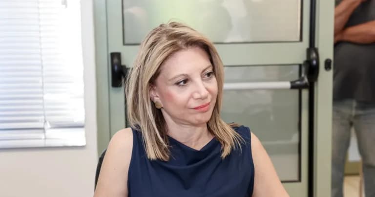 Η Καρυστιανού αντιμέτωπη με νέο κύμα αποχωρήσεων στελεχών