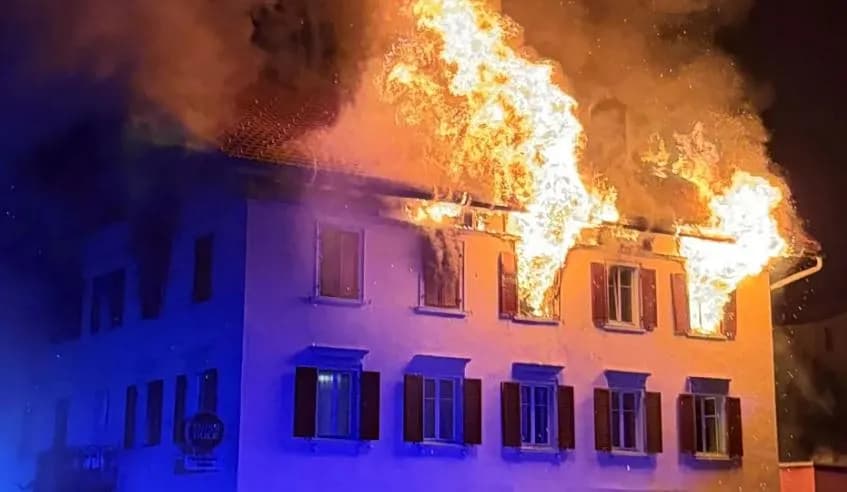 Η φωτιά στην Ελβετία αφήνει πέντε αγνοούμενους