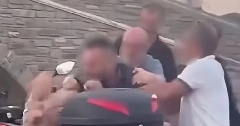 Ο οδηγός ταξί που ξυλοκόπησε υπάλληλο στην Πάρο απολύθηκε