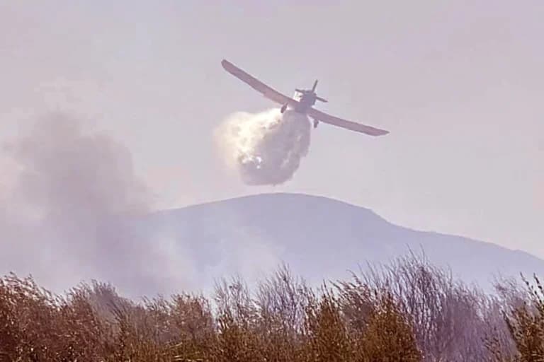 Χωρίς ενεργό μέτωπο οι πυρκαγιές σε Ασπρόπυργο και Κάρυστο
