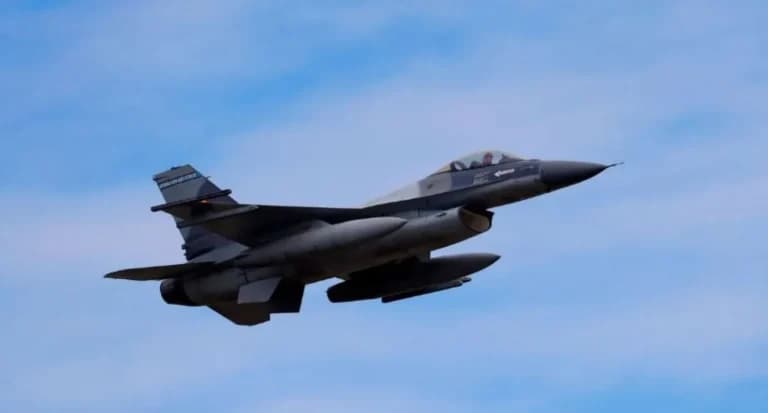 Η Ρουμανία κατέρριψε drone πάνω από τη Γαλάτσι με F-18